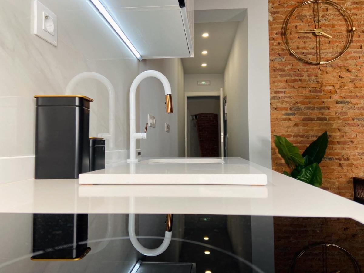 Apartamentos Caceres Central Suites Екстериор снимка