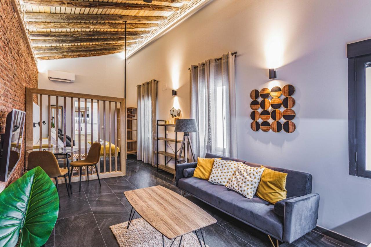 Apartamentos Caceres Central Suites Екстериор снимка