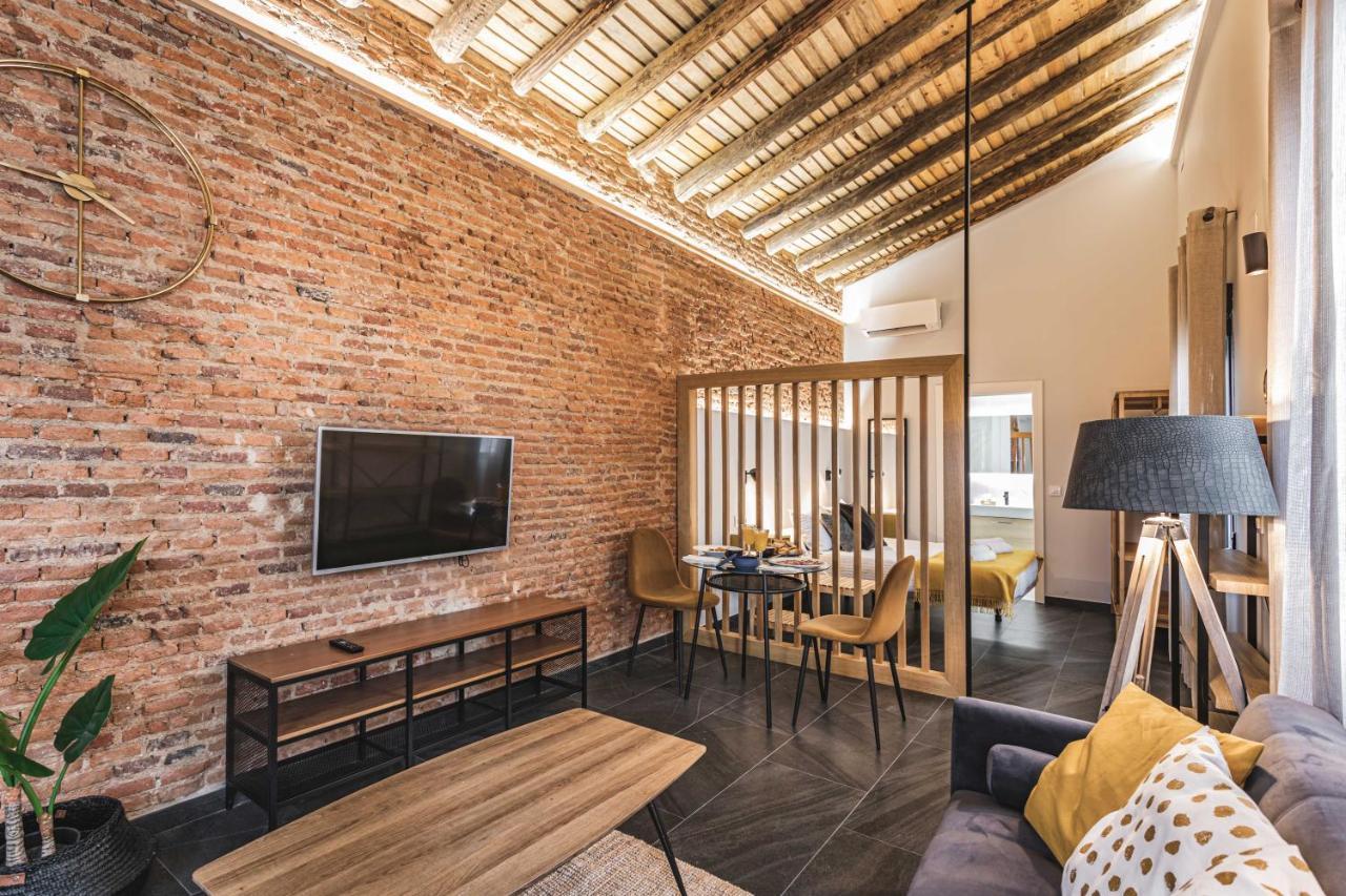 Apartamentos Caceres Central Suites Екстериор снимка