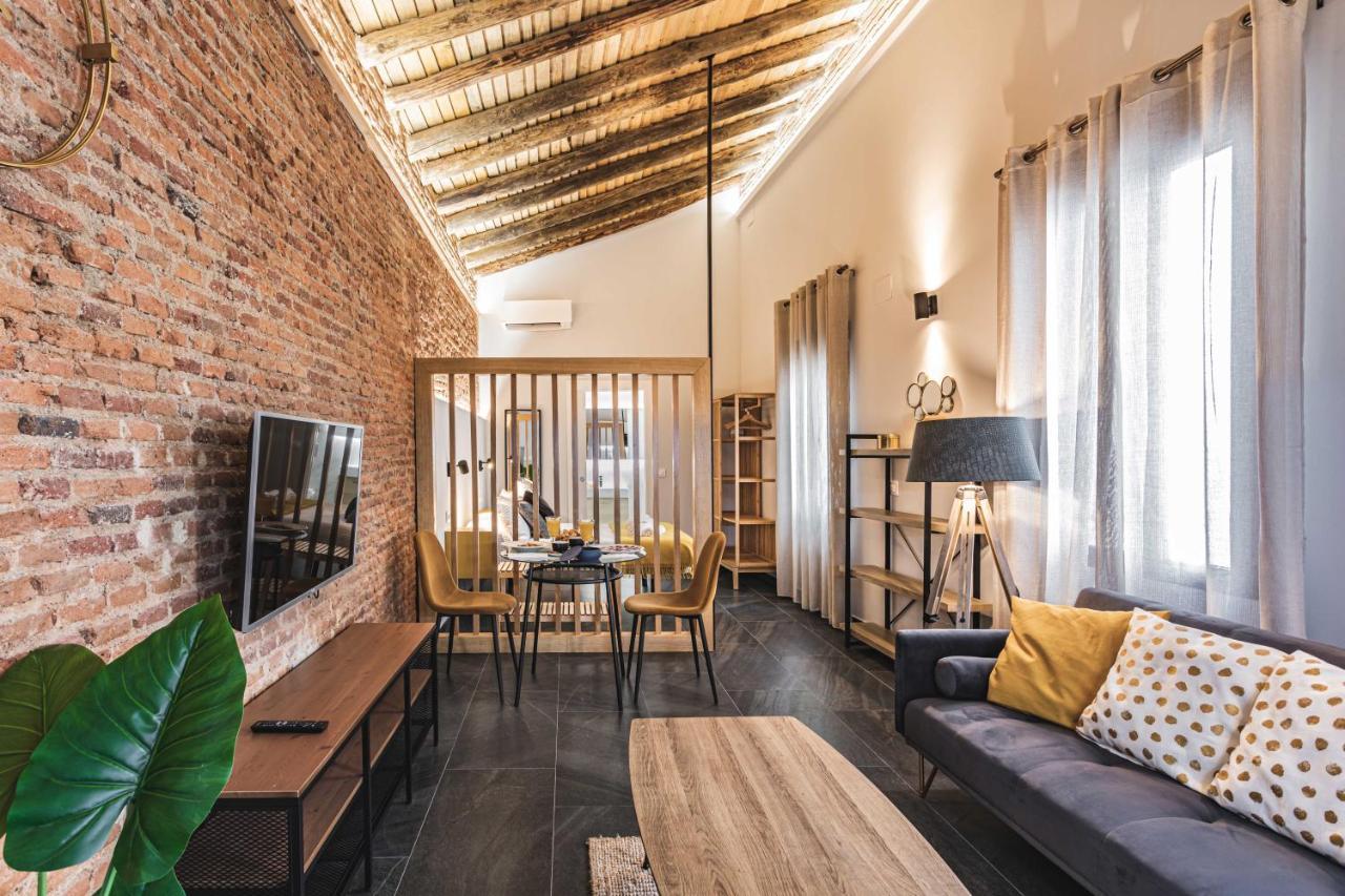 Apartamentos Caceres Central Suites Екстериор снимка