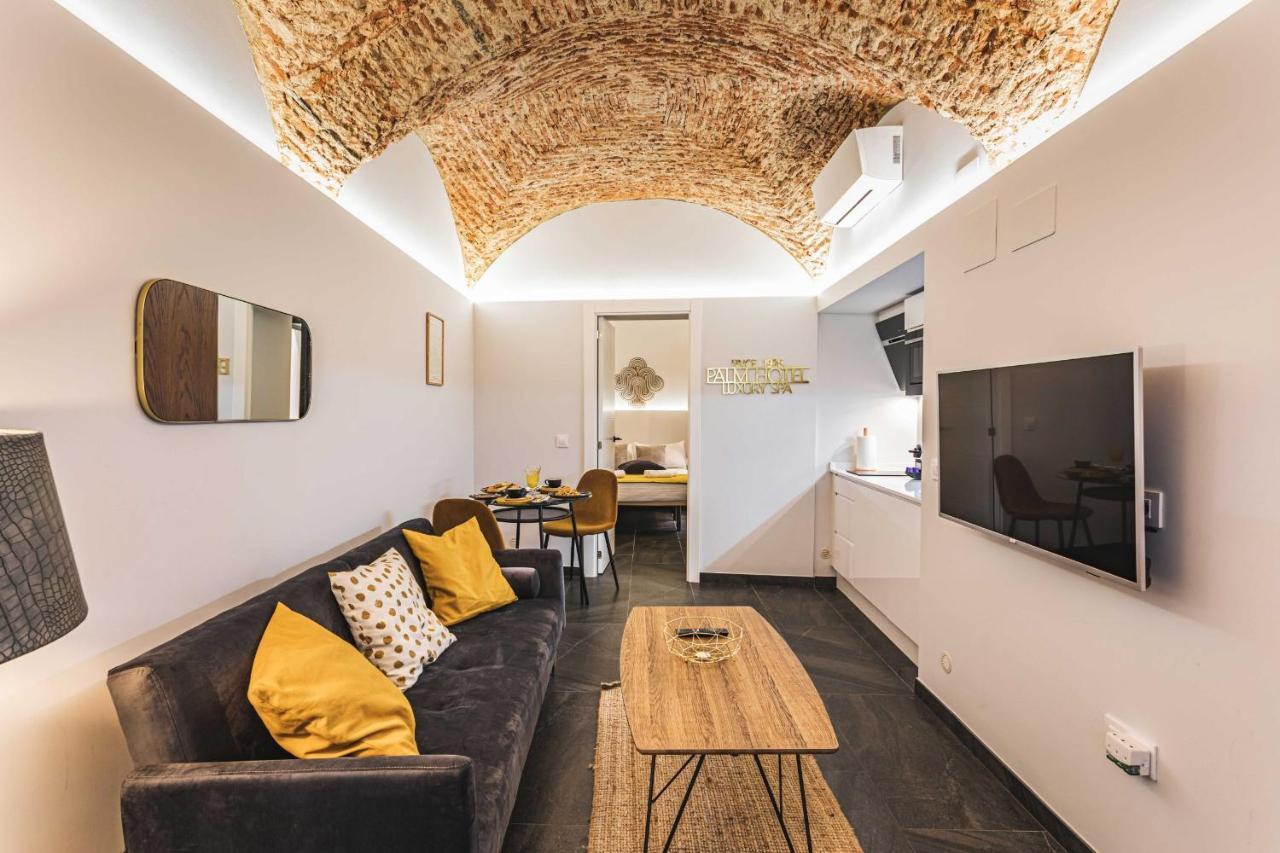 Apartamentos Caceres Central Suites Екстериор снимка