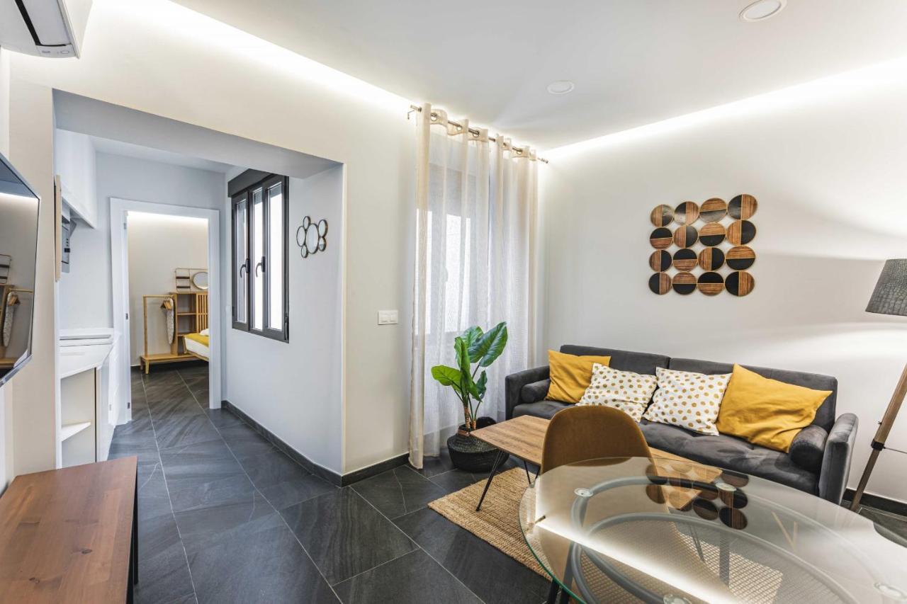 Apartamentos Caceres Central Suites Екстериор снимка