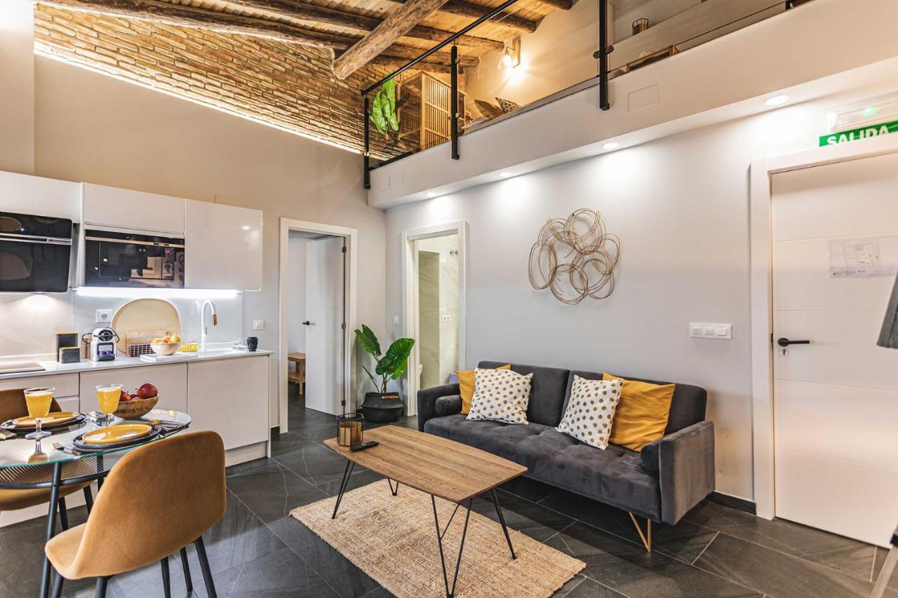 Apartamentos Caceres Central Suites Екстериор снимка