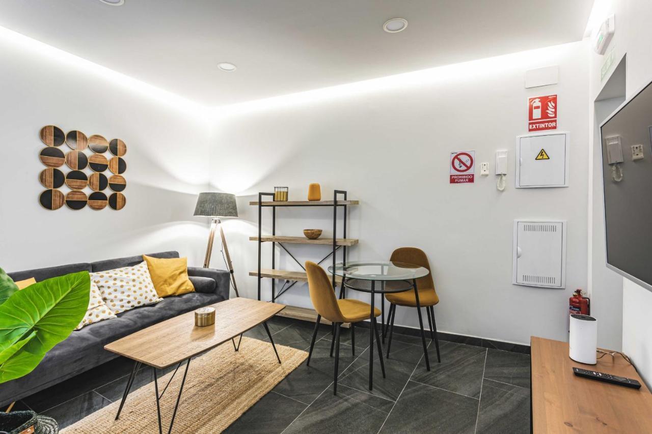 Apartamentos Caceres Central Suites Екстериор снимка