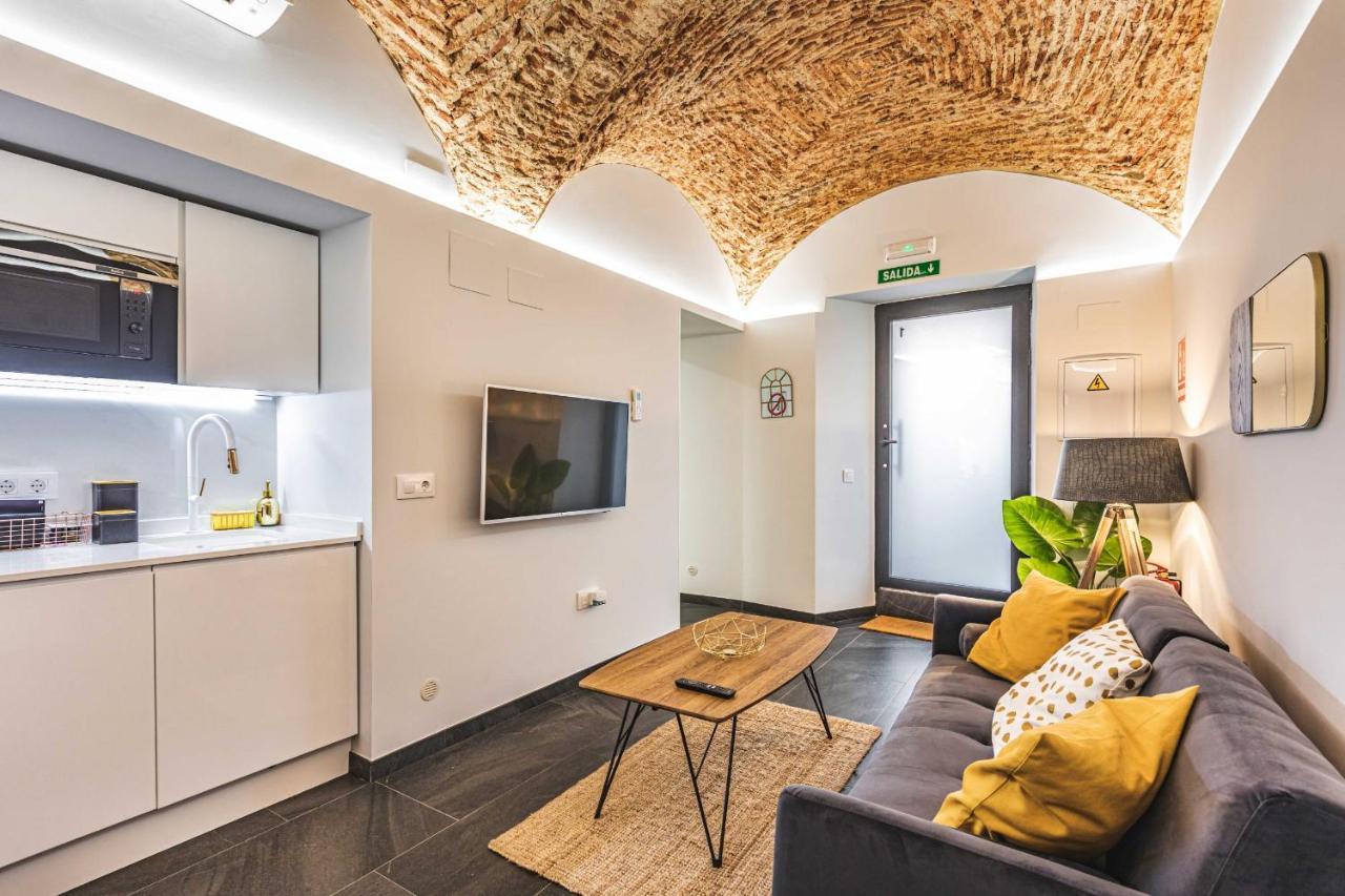 Apartamentos Caceres Central Suites Екстериор снимка
