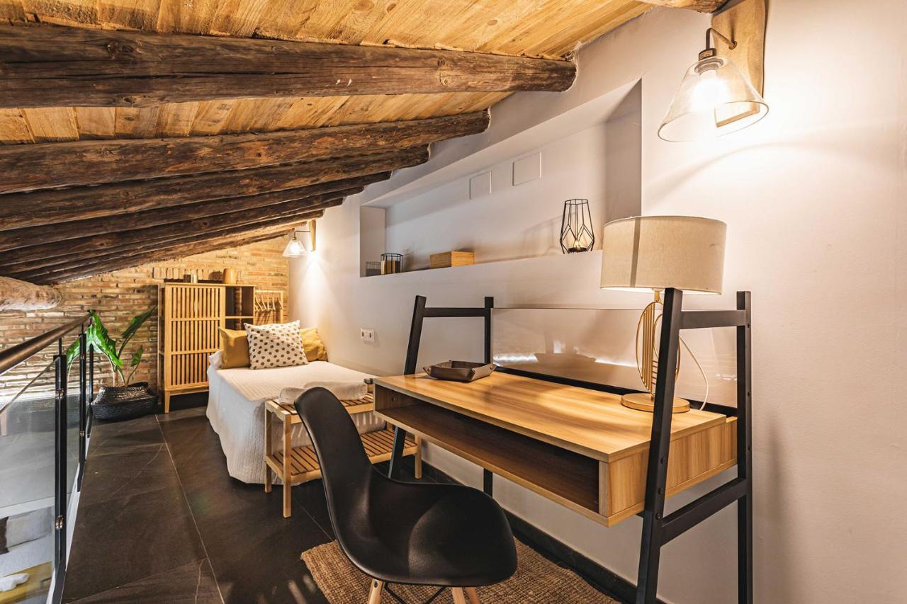 Apartamentos Caceres Central Suites Екстериор снимка