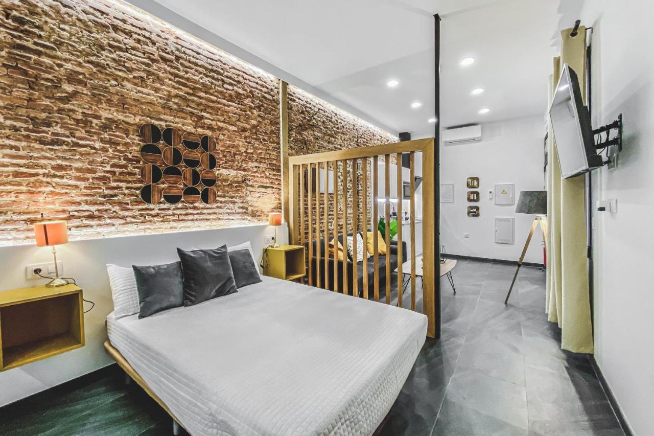 Apartamentos Caceres Central Suites Екстериор снимка