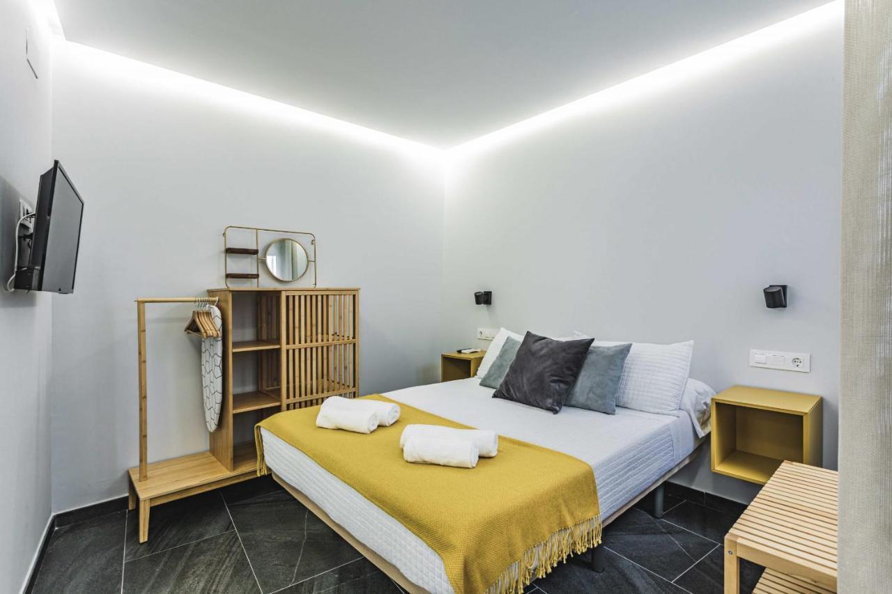 Apartamentos Caceres Central Suites Екстериор снимка